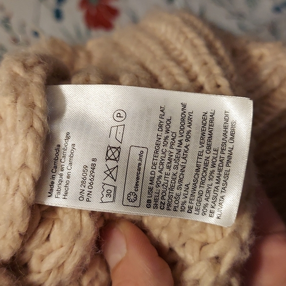 H&M sweater! light peachy pink color - Picture 5 of 5